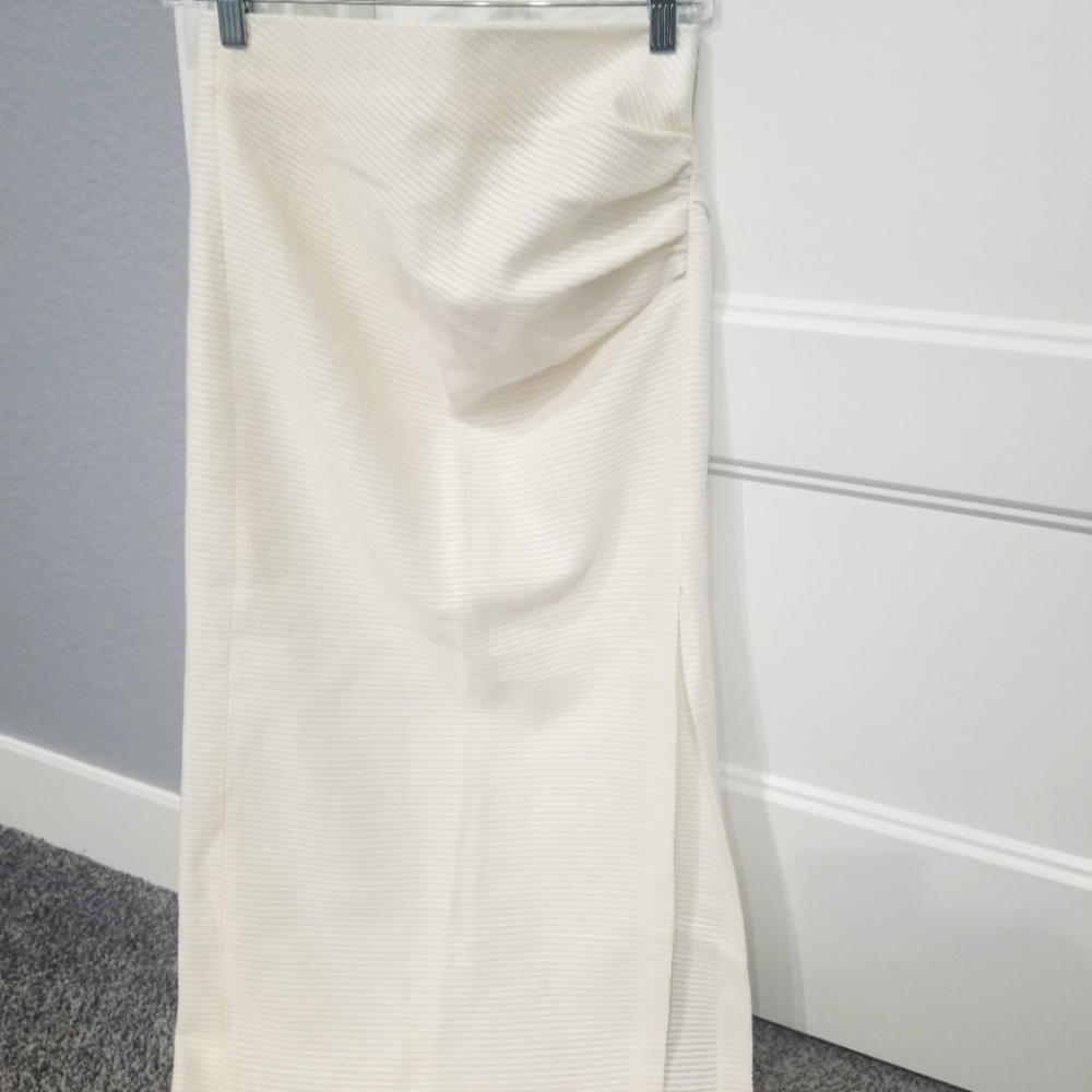 Midi skirt high slit